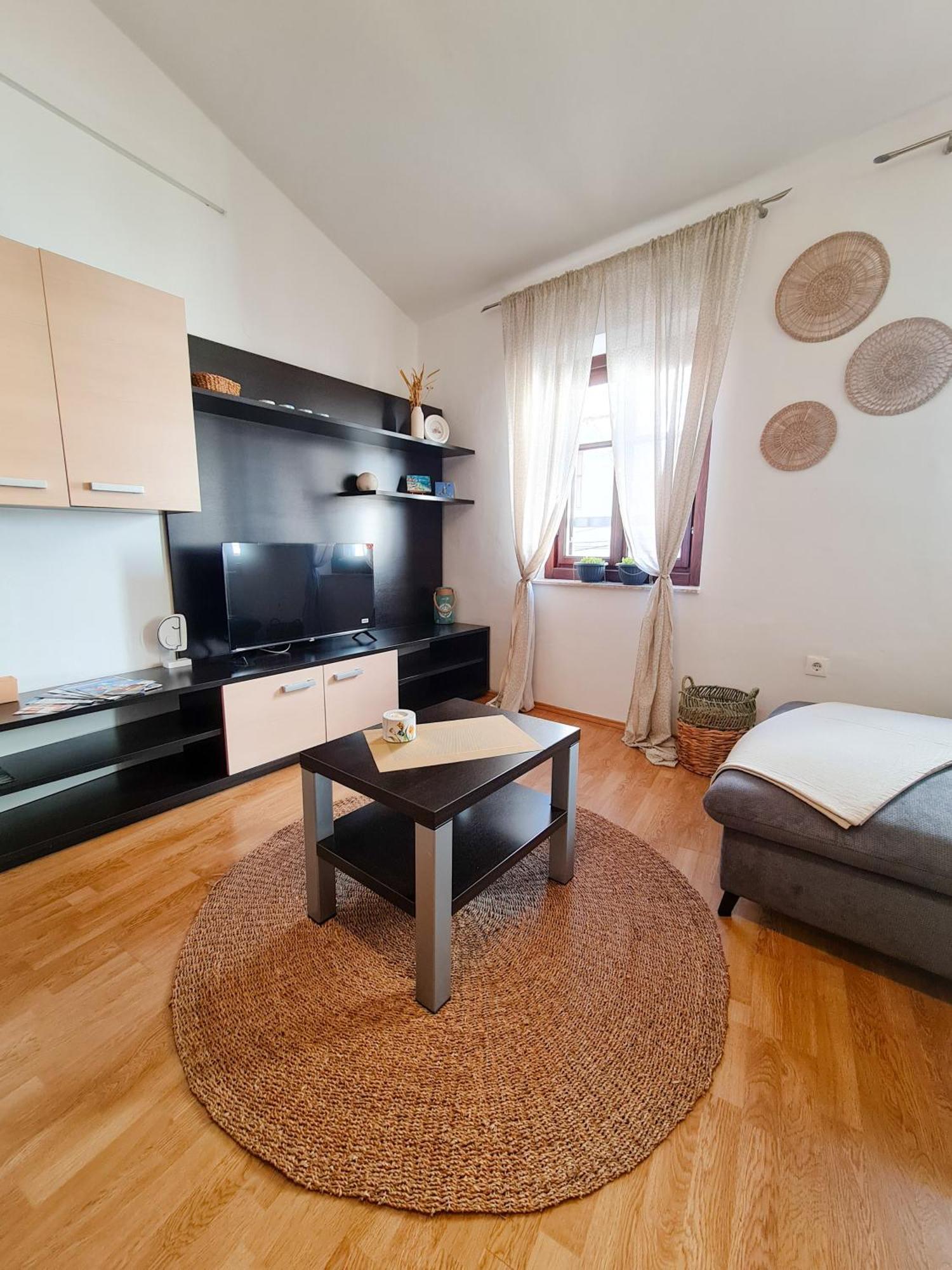 In The Shadow Of Nehaj - New App Apartment