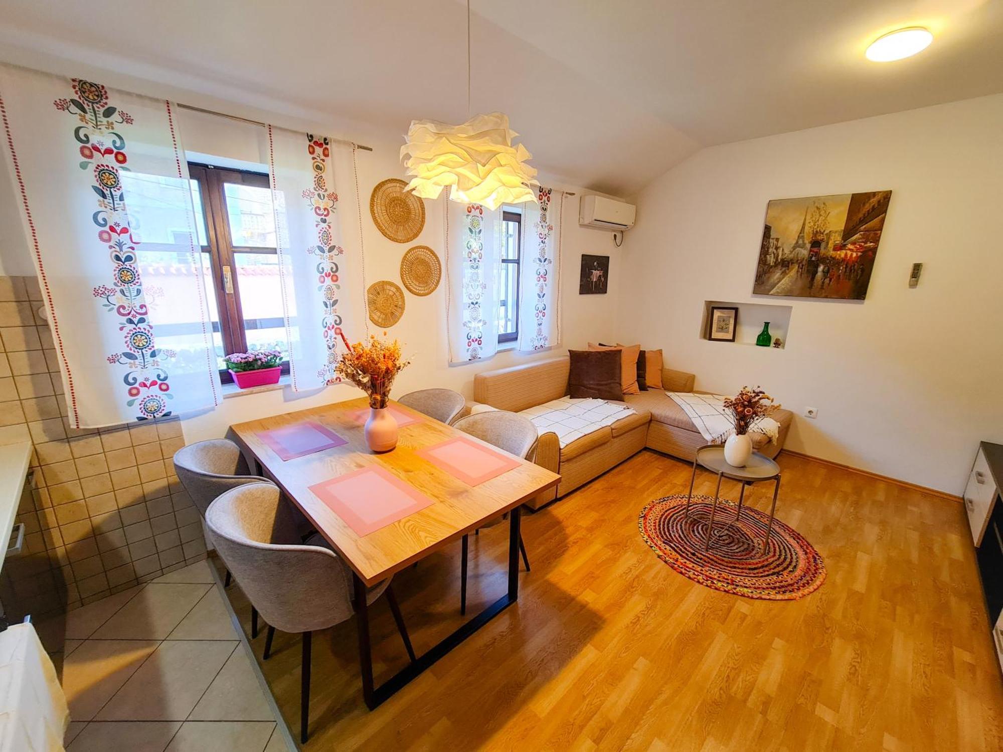 In The Shadow Of Nehaj - New App Apartment