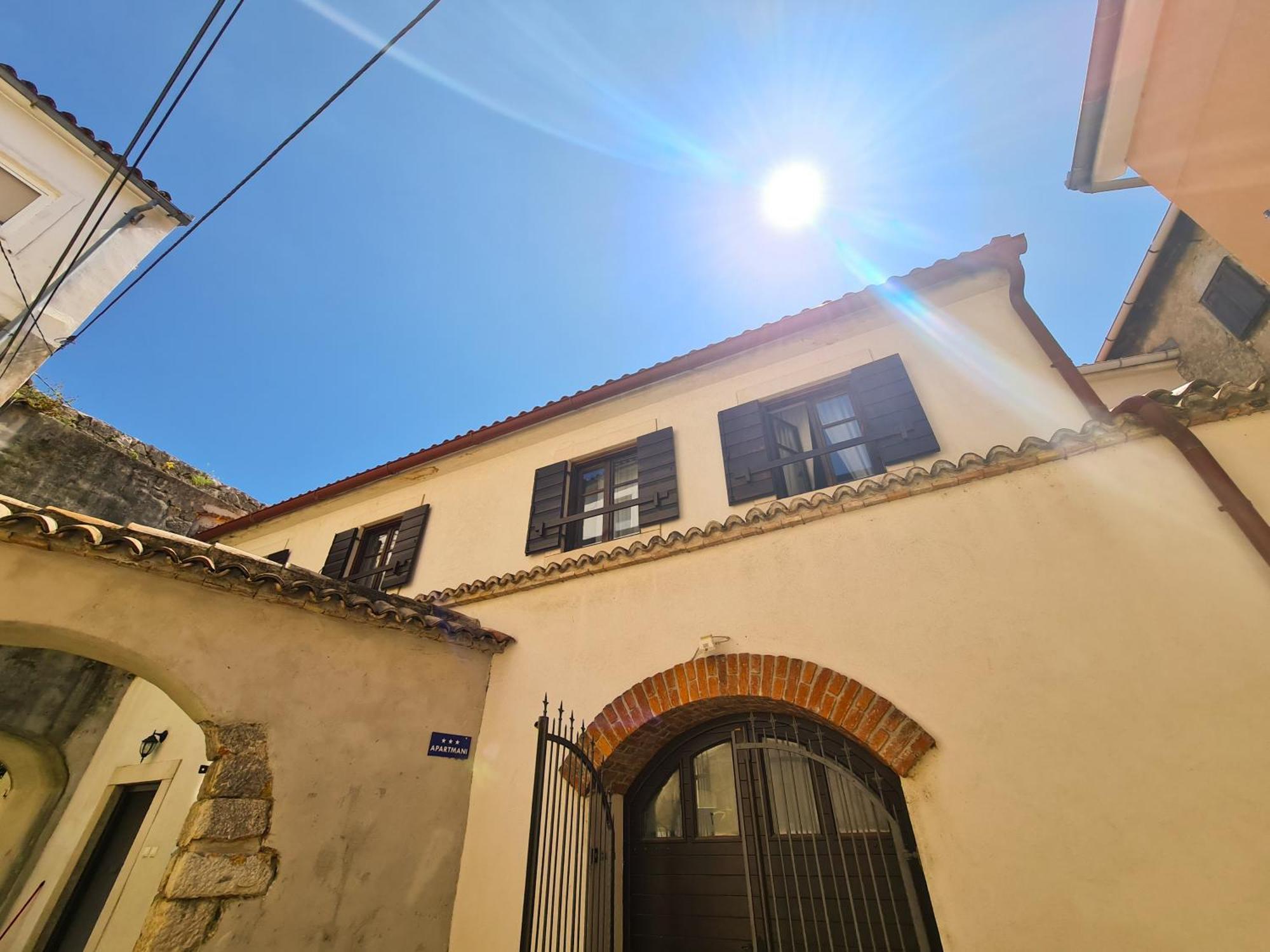 Apartment In The Shadow Of Nehaj - New App *